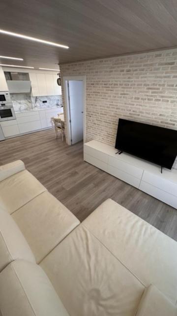 Fantastic Larimar New Apartment Салоу Екстериор снимка